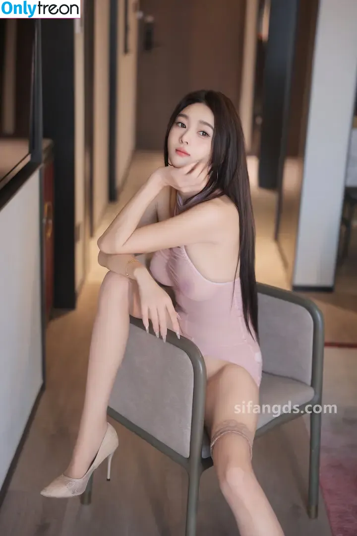 China Xiuren nude photo #1116 (China Xiuren)