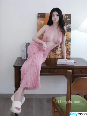 China Xiuren nude photo #2212