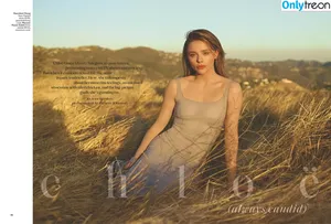 Chloë Grace Moretz / chloegmoretz nude photo #0054