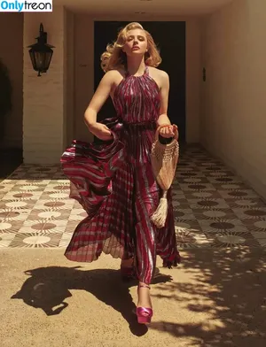 Chloë Grace Moretz / chloegmoretz nude photo #0070