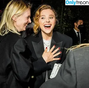 Chloë Grace Moretz / chloegmoretz nude photo #0080
