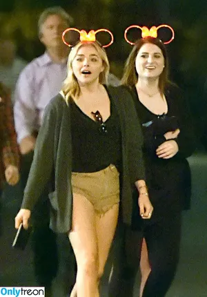 Chloë Grace Moretz / chloegmoretz nude photo #0086