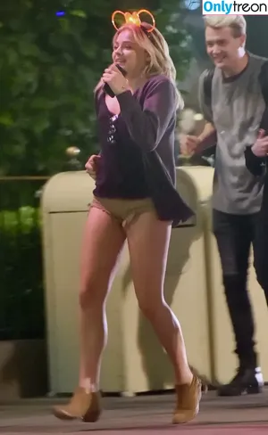 Chloë Grace Moretz / chloegmoretz nude photo #0089