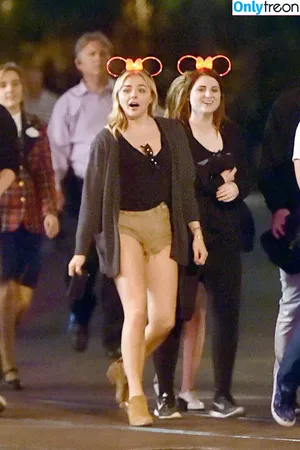 Chloë Grace Moretz / chloegmoretz nude photo #0090