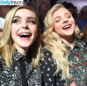 Chloë Grace Moretz / chloegmoretz nude photo #0092