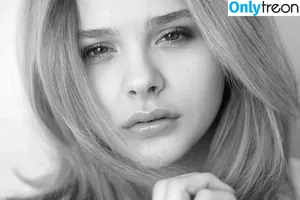 Chloë Grace Moretz / chloegmoretz nude photo #0105