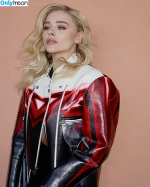 Chloë Grace Moretz / chloegmoretz nude photo #0178