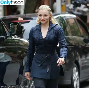 Chloë Grace Moretz / chloegmoretz nude photo #0207