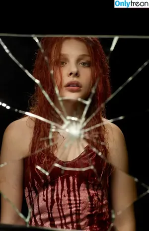 Chloë Grace Moretz / chloegmoretz nude photo #0246