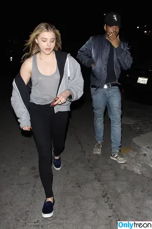 Chloë Grace Moretz / chloegmoretz nude photo #0248