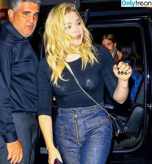 Chloë Grace Moretz / chloegmoretz nude photo #0253