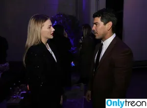 Chloë Grace Moretz / chloegmoretz nude photo #0260