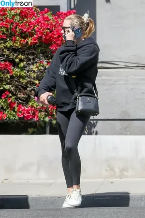 Chloë Grace Moretz / chloegmoretz nude photo #0264