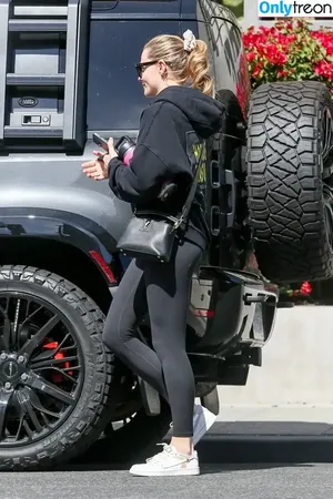 Chloë Grace Moretz / chloegmoretz nude photo #0266