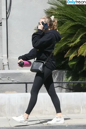 Chloë Grace Moretz / chloegmoretz nude photo #0270