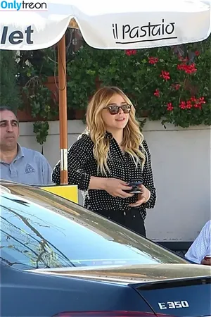 Chloë Grace Moretz / chloegmoretz nude photo #0281