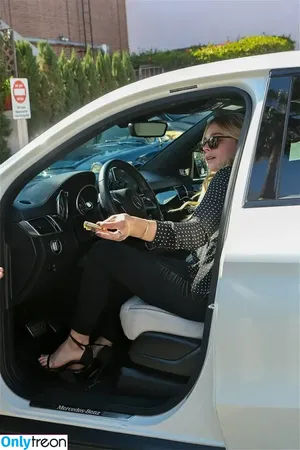 Chloë Grace Moretz / chloegmoretz nude photo #0293