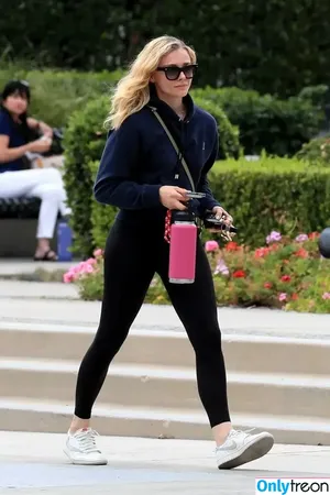 Chloë Grace Moretz / chloegmoretz nude photo #0304