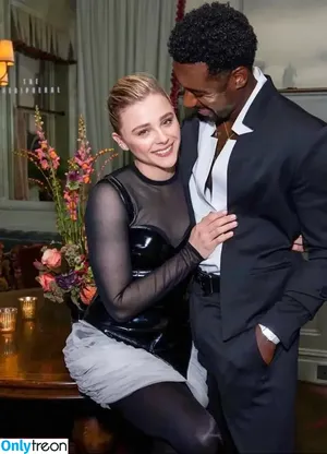 Chloë Grace Moretz / chloegmoretz nude photo #0337