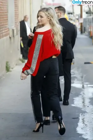 Chloë Grace Moretz / chloegmoretz nude photo #0376