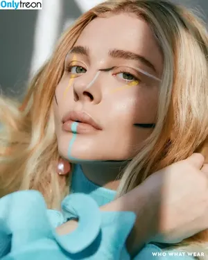 Chloë Grace Moretz / chloegmoretz nude photo #0411