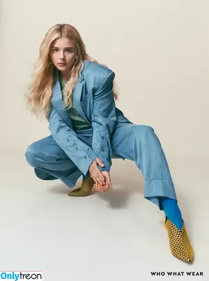 Chloë Grace Moretz / chloegmoretz nude photo #0416
