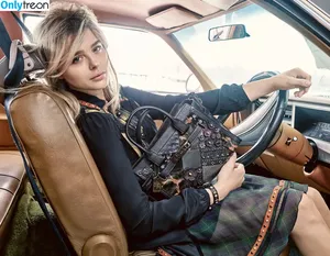 Chloë Grace Moretz / chloegmoretz nude photo #0431