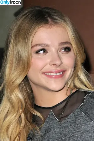 Chloë Grace Moretz / chloegmoretz nude photo #0538