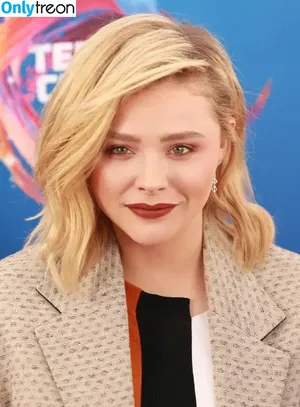 Chloë Grace Moretz / chloegmoretz nude photo #0590