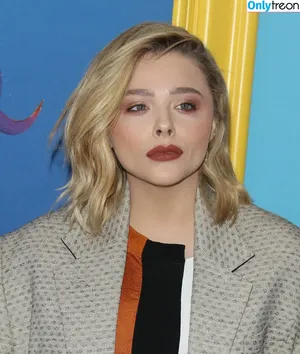 Chloë Grace Moretz / chloegmoretz nude photo #0591