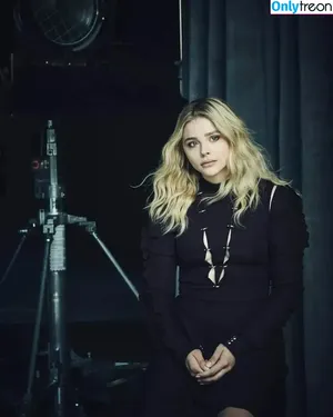 Chloë Grace Moretz / chloegmoretz nude photo #0603