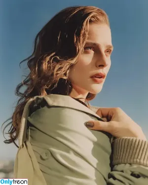 Chloë Grace Moretz / chloegmoretz nude photo #0615