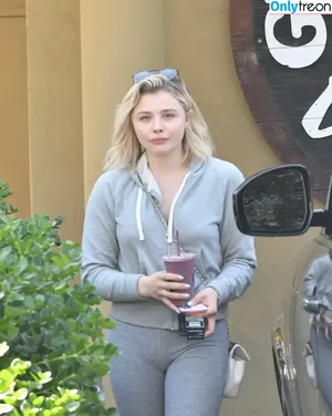 Chloë Grace Moretz / chloegmoretz nude photo #0653