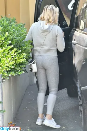 Chloë Grace Moretz / chloegmoretz nude photo #0660