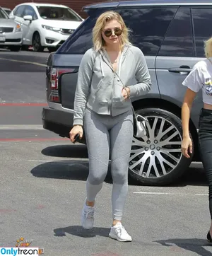 Chloë Grace Moretz / chloegmoretz nude photo #0671