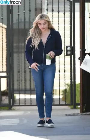 Chloë Grace Moretz / chloegmoretz nude photo #0707