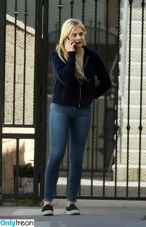 Chloë Grace Moretz / chloegmoretz nude photo #0724