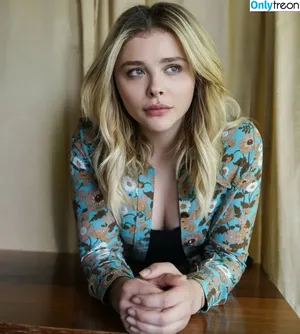 Chloë Grace Moretz / chloegmoretz nude photo #0741