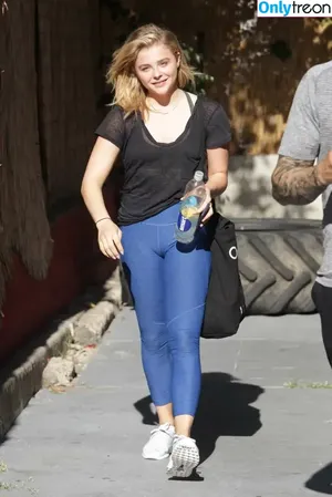 Chloë Grace Moretz / chloegmoretz nude photo #0752