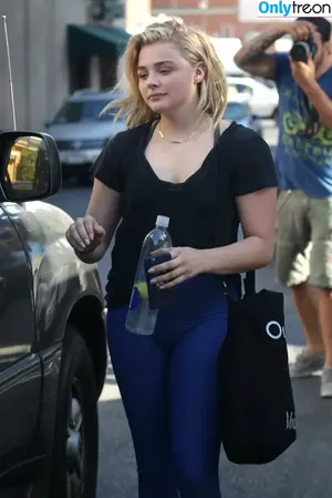 Chloë Grace Moretz / chloegmoretz nude photo #0754