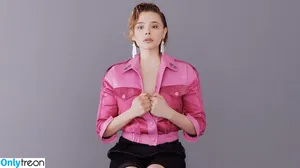 Chloë Grace Moretz / chloegmoretz nude photo #0771