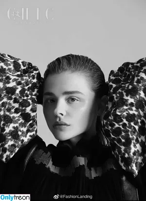 Chloë Grace Moretz / chloegmoretz nude photo #0776
