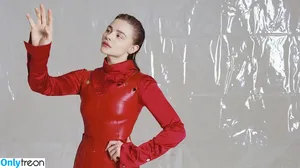 Chloë Grace Moretz / chloegmoretz nude photo #0780