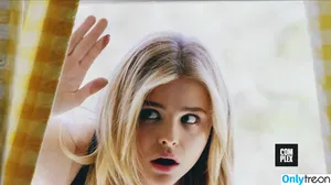 Chloë Grace Moretz / chloegmoretz nude photo #0821