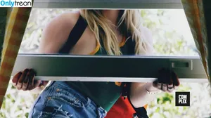 Chloë Grace Moretz / chloegmoretz nude photo #0822