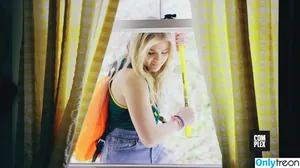 Chloë Grace Moretz / chloegmoretz nude photo #0823