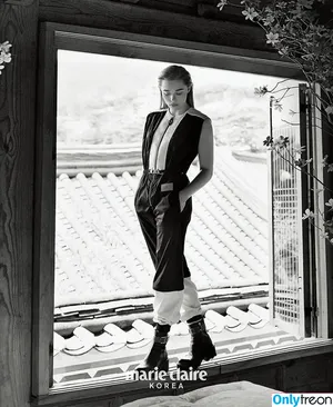 Chloë Grace Moretz / chloegmoretz nude photo #0836