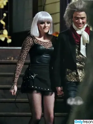 Chloë Grace Moretz / chloegmoretz nude photo #0861
