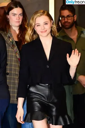 Chloë Grace Moretz / chloegmoretz nude photo #0880