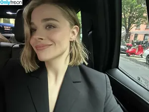 Chloë Grace Moretz / chloegmoretz nude photo #0900